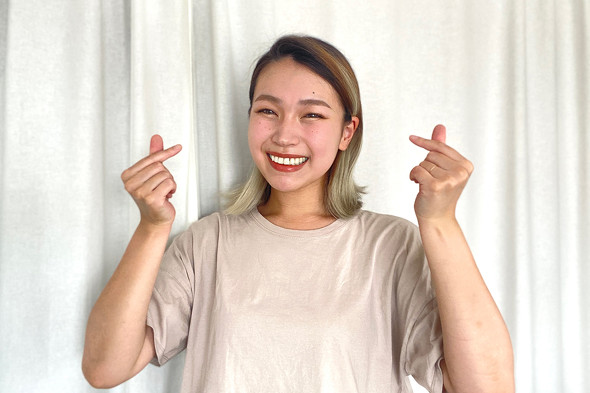 ライター写真（ビフォー）／ 毎ドラ部 presented by GEORGIA AIイラストメーカー