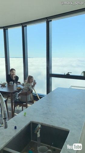 「Breakfast Above the Clouds || ViralHog」