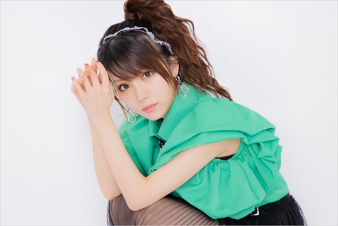 エステー「米唐番」CMに出演した高橋愛と田中れいな