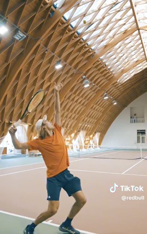 チチパス テニス サーブ