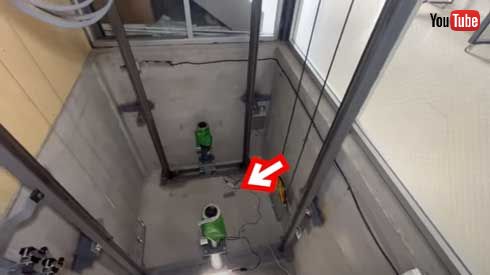 京都 エレベーター 隙間 スマホ 落ちた 何階なら無事 検証 動画