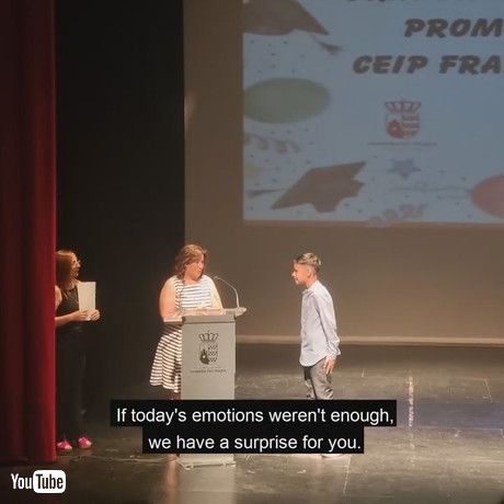 「Father Surprises Son on Graduation Day After 2 Years Apart || ViralHog」