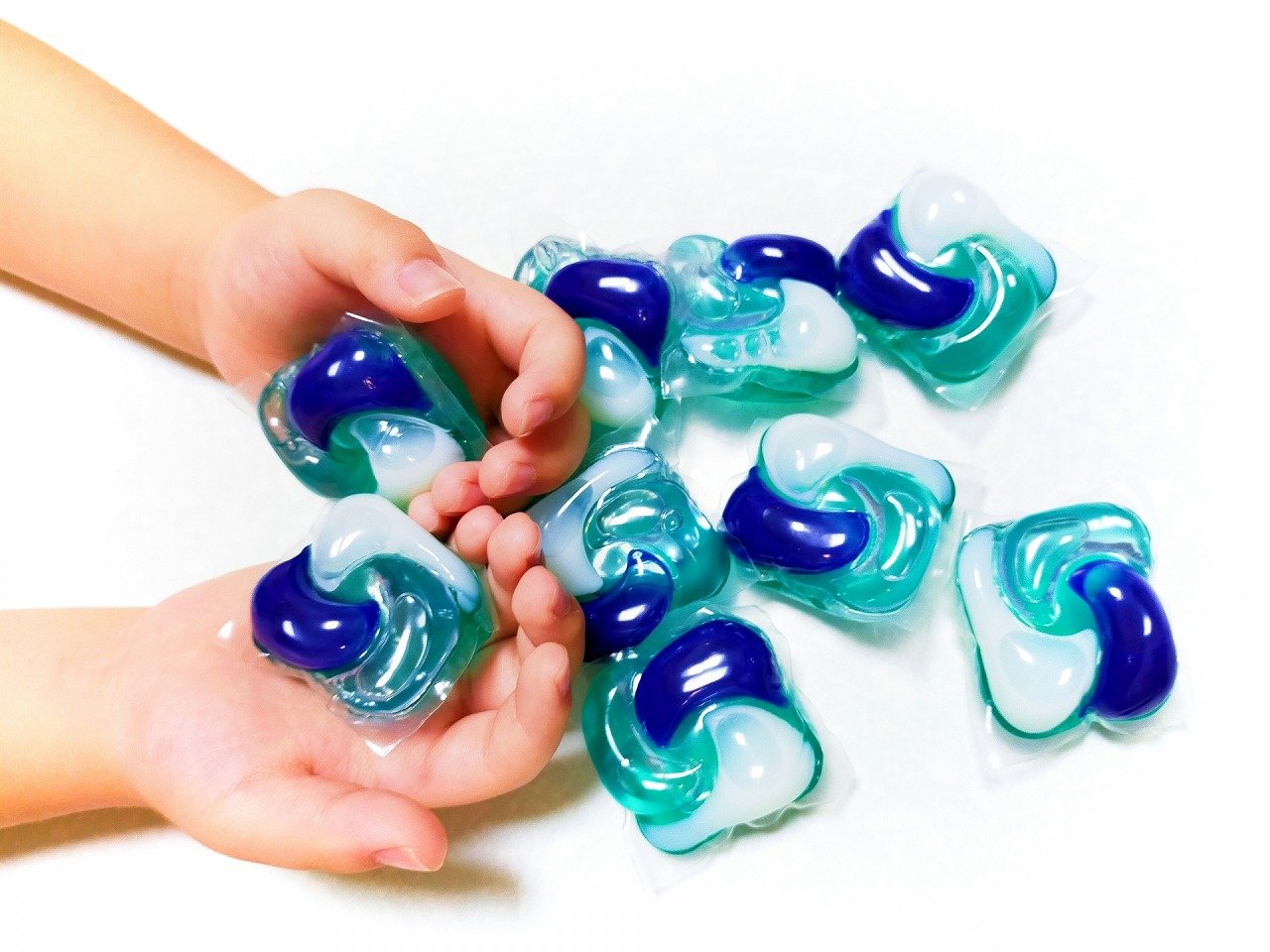 ジェルボール洗剤は「35度で溶けてくっつく」　拡散のうわさは本当？　メーカーに見解と「夏場の保存方法」聞いた
