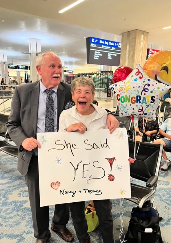 プロポーズ 海外 サプライズ