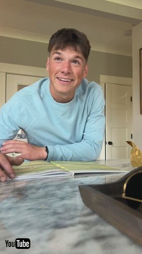 「Graduation Gift to My Favorite Senior || ViralHog」