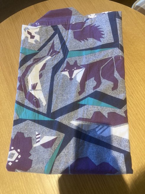 サケやキツネ柄