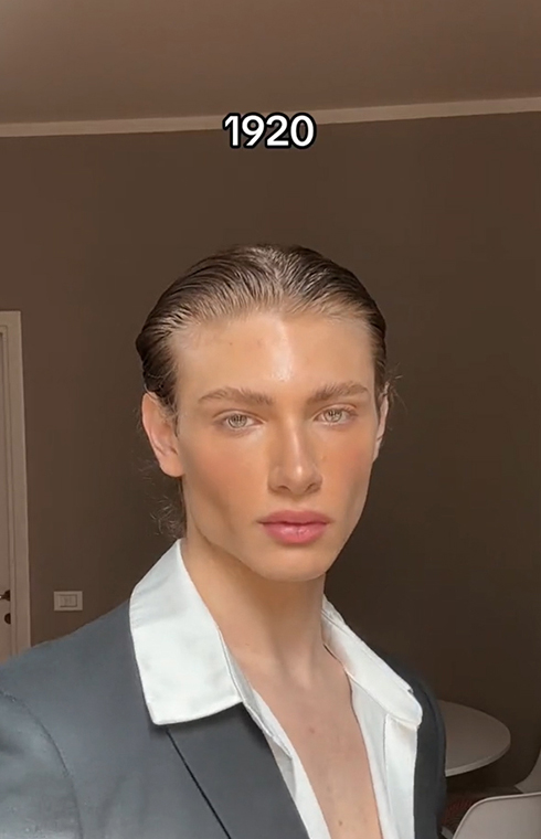 服装も時代に合わせてチェンジ！