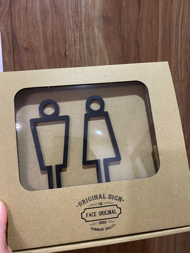 ピクトサインを使ったインテリアアイテムがかわいい