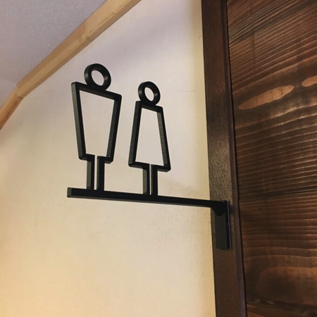 ピクトサインを使ったインテリアアイテムがかわいい