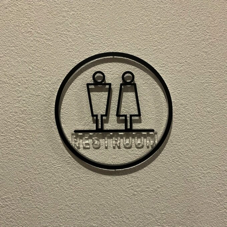 ピクトサインを使ったインテリアアイテムがかわいい