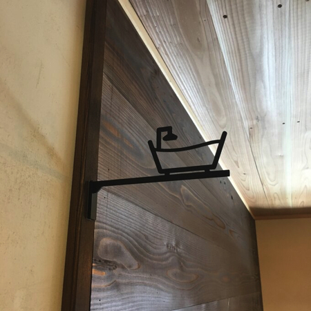 ピクトサインを使ったインテリアアイテムがかわいい