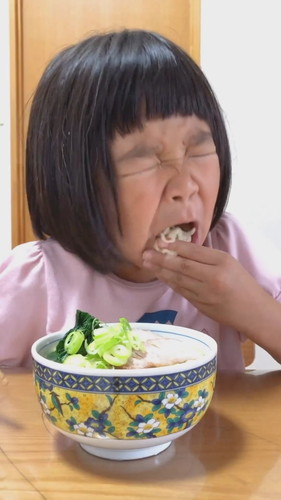 「バズラーメン」