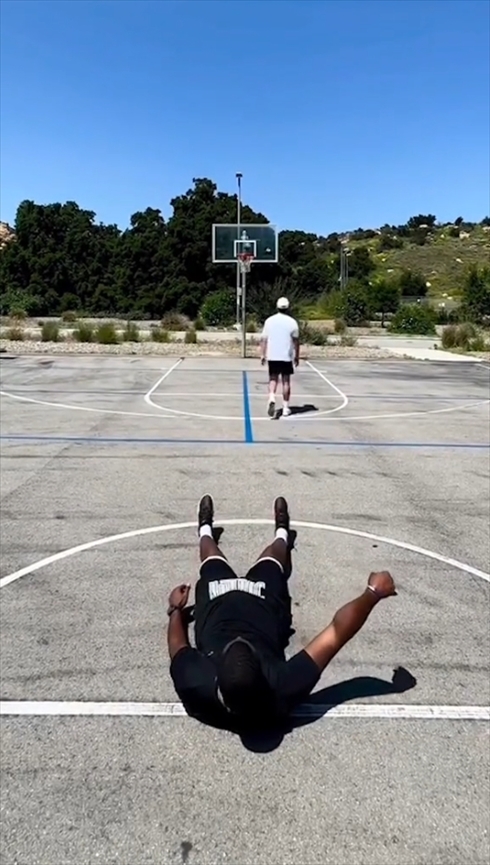 レッドブル　凄技　アスリート　スポーツ　バスケ