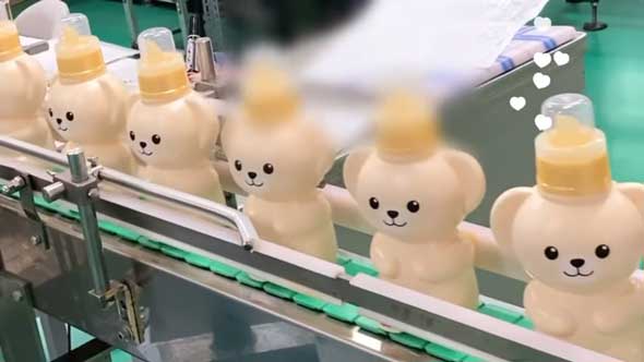 ファーファ くま ボトル 工場 行進 量産 柔軟剤 癒やし 可愛い