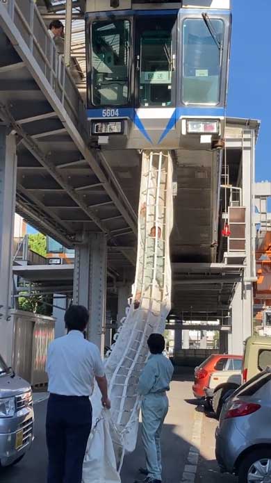 湘南モノレール 脱出訓練 緊急時 避難 落下
