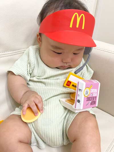 マクドナルド ハッピーセット サンバイザー プチパンケーキ つまみ食い 店員さん なりきり