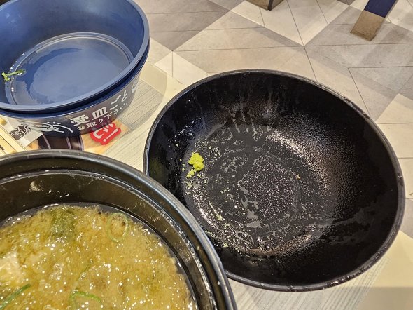 はま寿司 あおさみそ汁 ワサビ付着