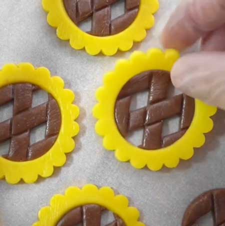 ひまわりクッキー 焼いたら 咲く 開く パイ 葉っぱ オーブン お菓子 過程