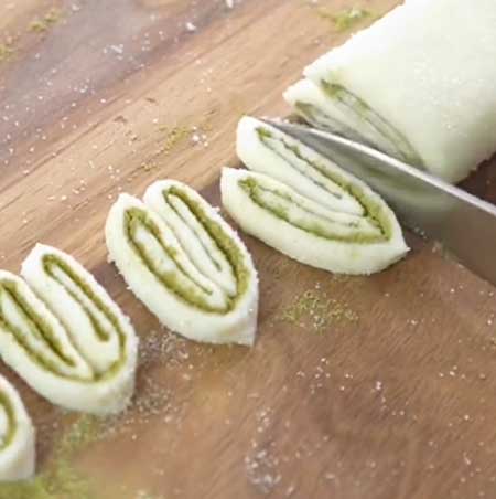 ひまわりクッキー 焼いたら 咲く 開く パイ 葉っぱ オーブン お菓子 過程