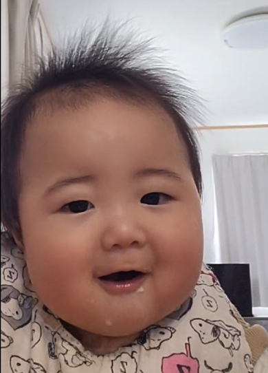 10カ月の赤ちゃんがいろいろな離乳食にチャレンジ