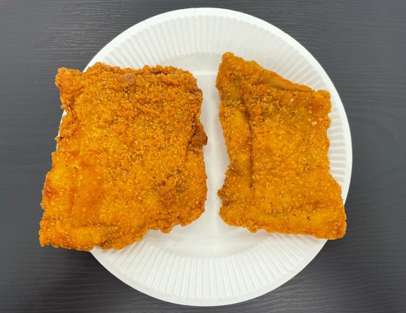 増量ファミチキと通常ファミチキ