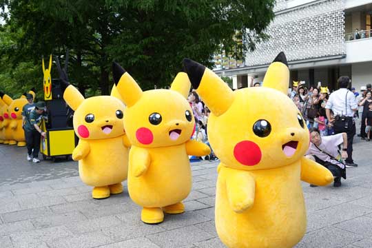 横浜 グランモール公園 ピカチュウ 行進 ダンス イベント みなとみらい