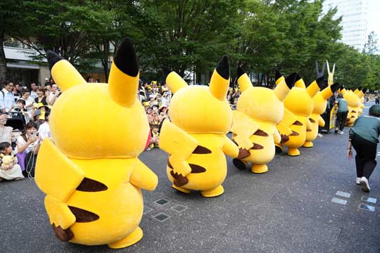 横浜 グランモール公園 ピカチュウ 行進 ダンス イベント みなとみらい