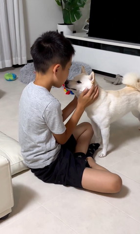 口のにおいをかぐワンコアップ