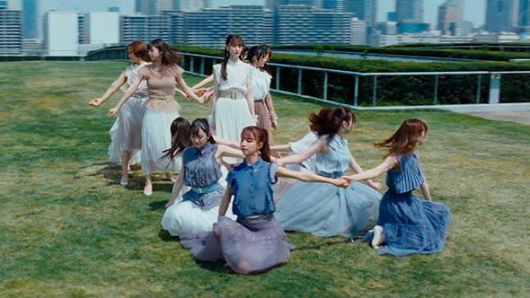 乃木坂46「踏んでしまった」MV