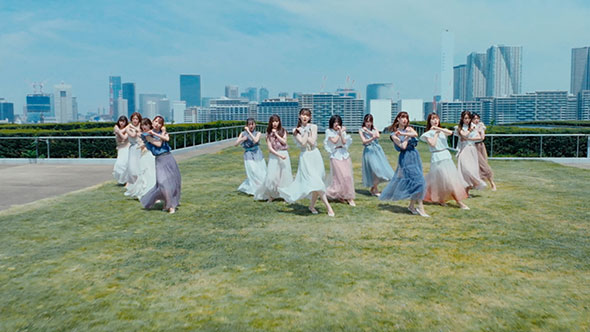 乃木坂46「踏んでしまった」MV