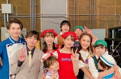 「ゴー！ゴー！キッチン戦隊クックルン」10周年特番で共演した平祐奈と川瀬翠子ら歴代メンバー