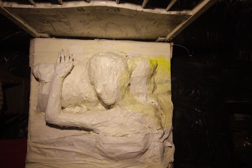 「ミッドサマー」の監督が絶賛した理由が200%納得できる激ヤバストップモーションアニメ映画「オオカミの家」レビュー