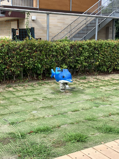 スプリング遊具