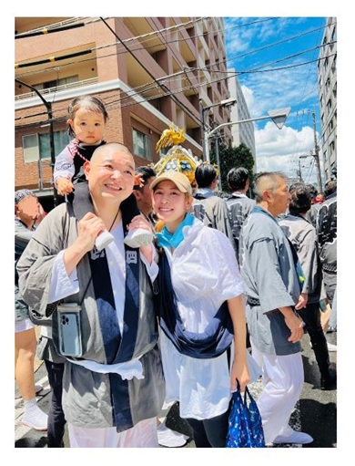 内山信二と妻と娘