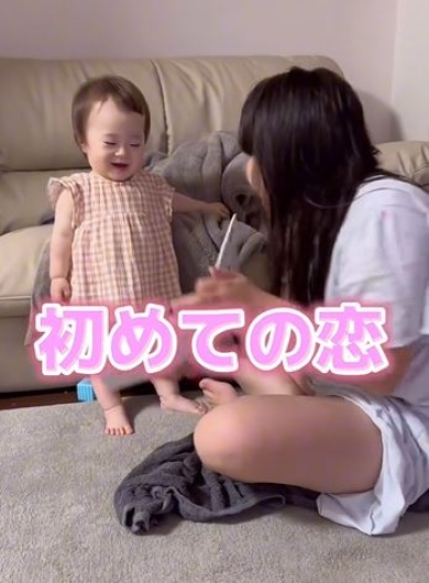 絵本を読み聞かせする画像