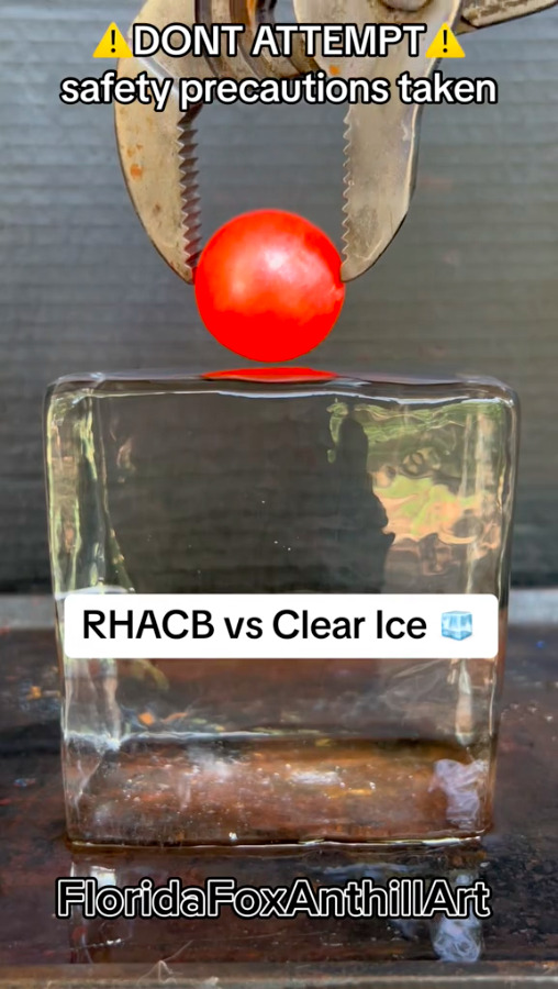 「アツアツに熱した鉄球 VS キンキンに冷えた氷」 勝つのは果たして……　TikTokの検証実験に“9万いいね”