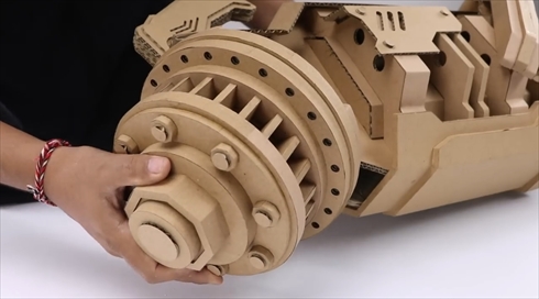 ダンボール　造形　ウルトラギガランチャー　兵器