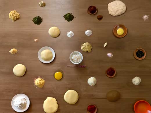 AI 画像 生成 失敗 夕食 ご飯 白米 写真 豪華 机がデカく 床置き