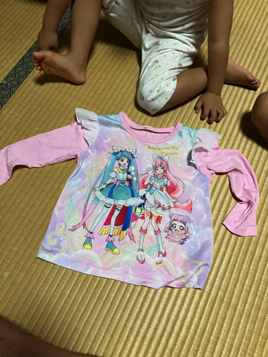 真夏に「プリキュア」の長袖パジャマを着たい4歳児