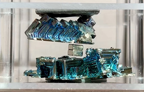 ビスマス結晶 実験 神秘的