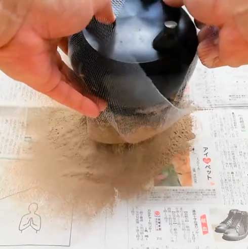 線香立て 灰 手入れ 灰作務 香炉 排水溝ネット