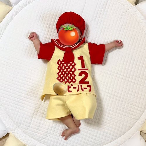 キユーピーハーフパンツスタイルを着た赤ちゃんの写真