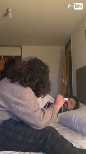 「Husband Awakes To Pregnancy Announcement || ViralHog」