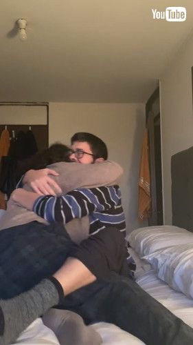 「Husband Awakes To Pregnancy Announcement || ViralHog」