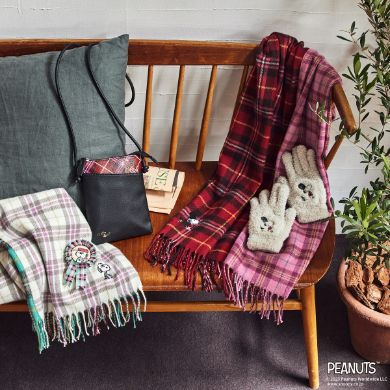 ストール、グローブ、スマホショルダー、ロゼット