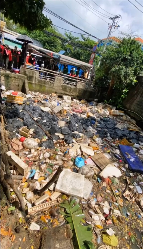 清掃　ビフォーアフター　川　環境保全　ベトナム　海外