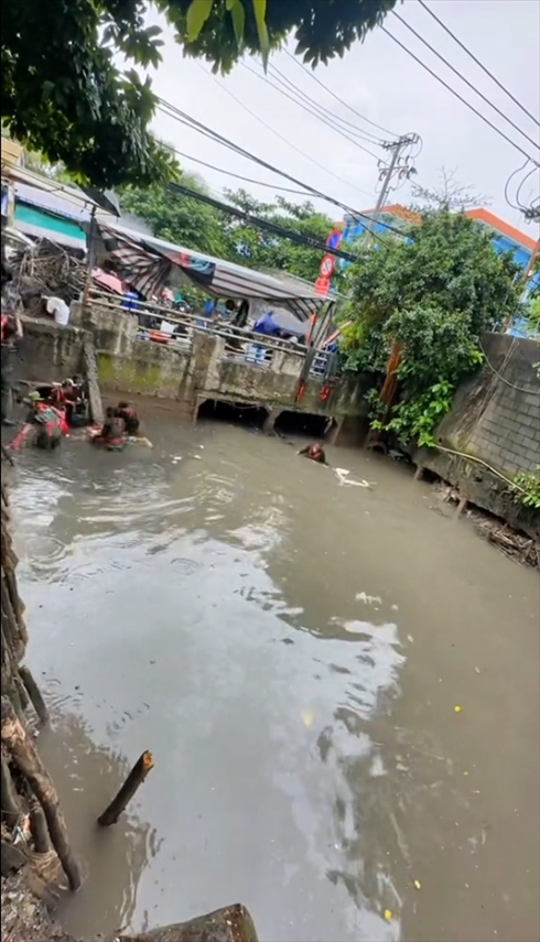 清掃　ビフォーアフター　川　環境保全　ベトナム　海外