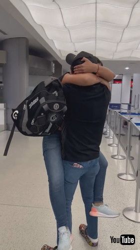 「Father and Daughter Reunite After 5 Years Apart || ViralHog」