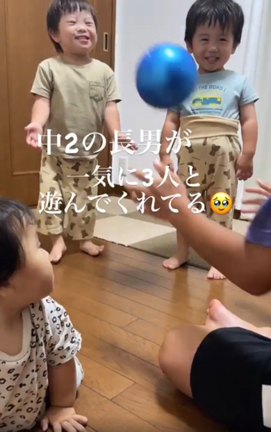 歳の差兄弟3人を一気に面倒見るお兄ちゃん