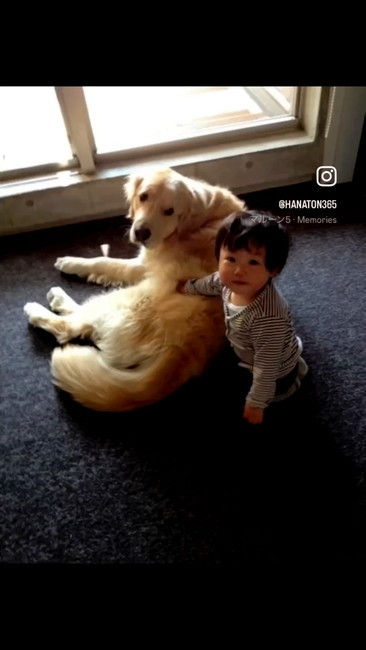 こっち見るふたり